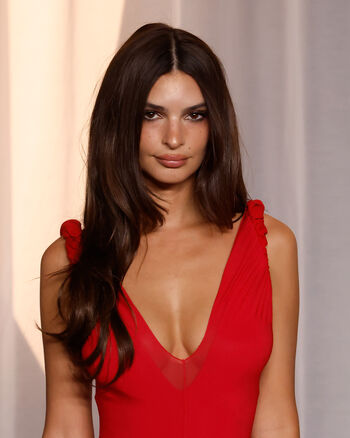 Emily Ratajkowski