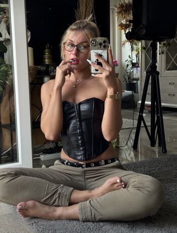 Emmysfeetandsocks