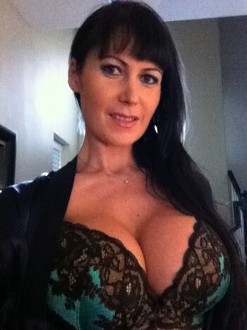Eva Karera