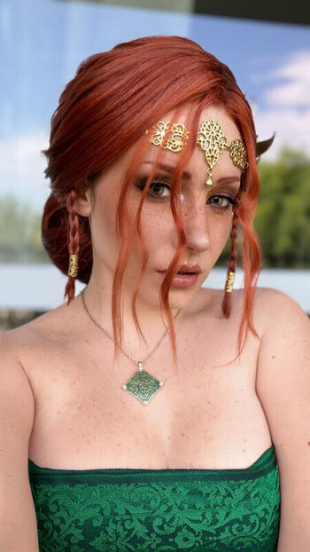 Ezy Summers Cosplay