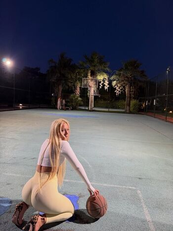 Full leaked Fidan atalay private onlyfans photo