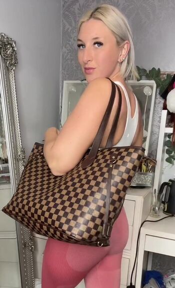 Full leaked Francescalouisefx private onlyfans photo