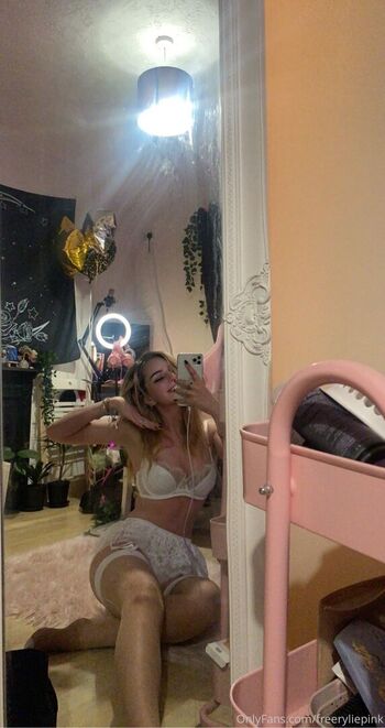 Full leaked Freeryliepink private onlyfans photo