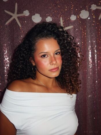 Full leaked Gabriella saraivah private onlyfans photo