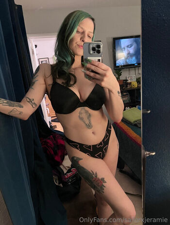 Full leaked Girls with colored hair private onlyfans photo