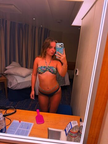 Full leaked Glttergutz page private onlyfans photo