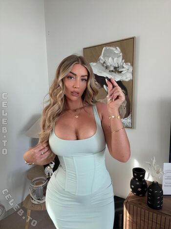 Full leaked Goddesshollyjones page private onlyfans photo