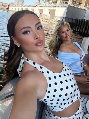 Full leaked Goddessleoni private onlyfans photo