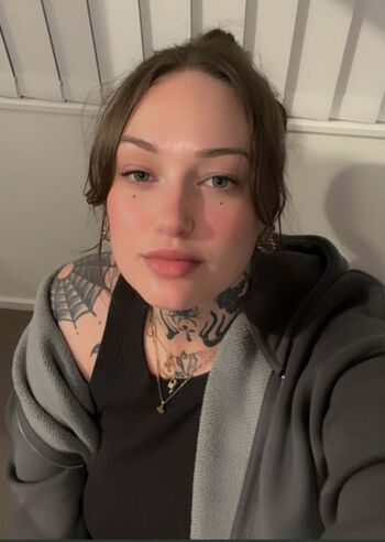 Full leaked Goth queen page private onlyfans photo