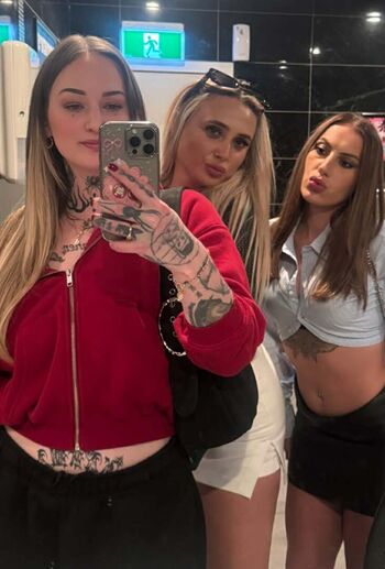 Full leaked Goth queen page private onlyfans photo