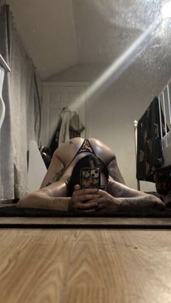 Full leaked Goth slut private onlyfans photo