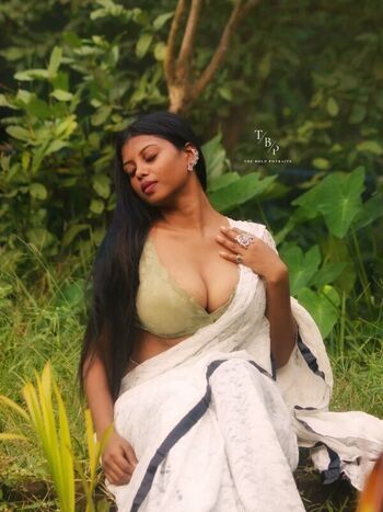 Full leaked Halderswapna official private onlyfans photo