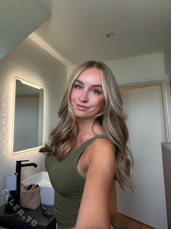 Full leaked Hannifu private onlyfans photo