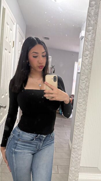 Full leaked Heily chavez private onlyfans photo