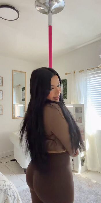 Full leaked Hermosa kari private onlyfans photo
