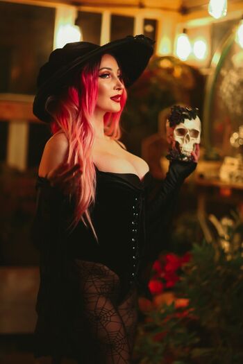 Holly Wolf