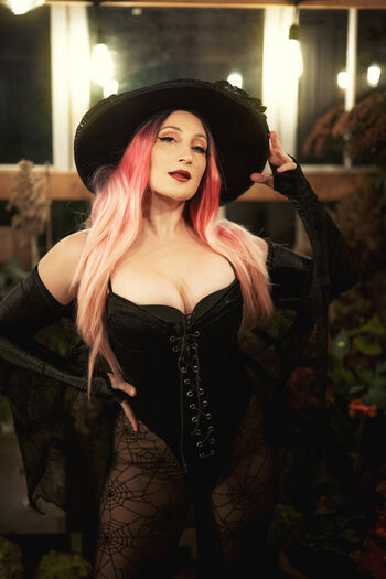 Holly Wolf