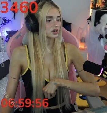 Full leaked Honeypuu private onlyfans photo