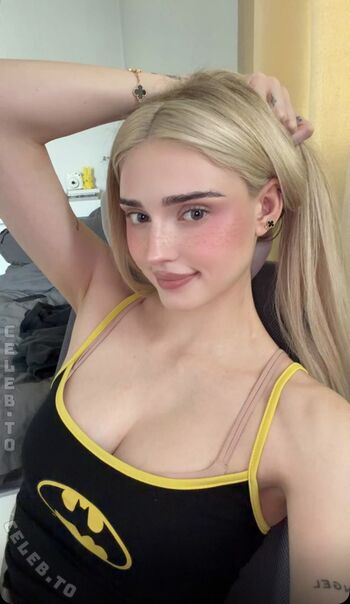 Full leaked Honeypuu private onlyfans photo