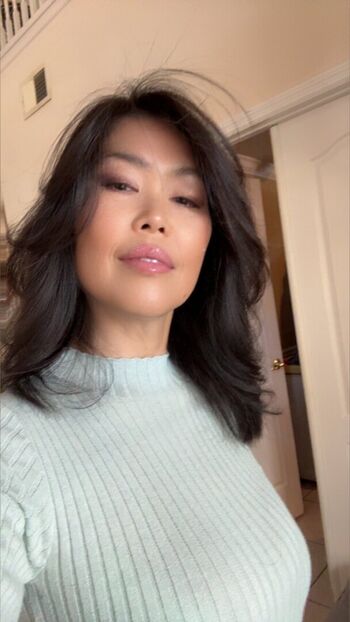 Hotmomjane