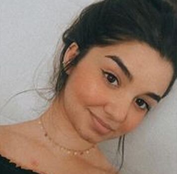 HotWifeYoung