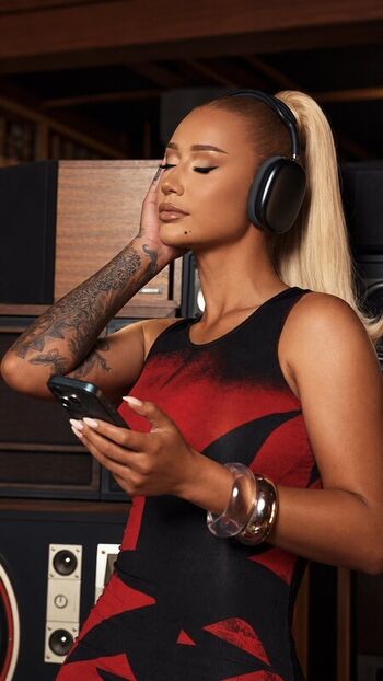 Full leaked Iggy azalea  page private onlyfans photo
