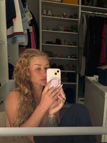 Full leaked Iggy azalea  page private onlyfans photo