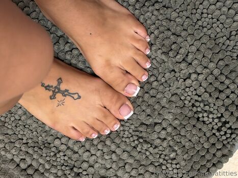 Full leaked Iluvfatitties private onlyfans photo