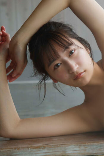 Ina Enohara 榎原依那