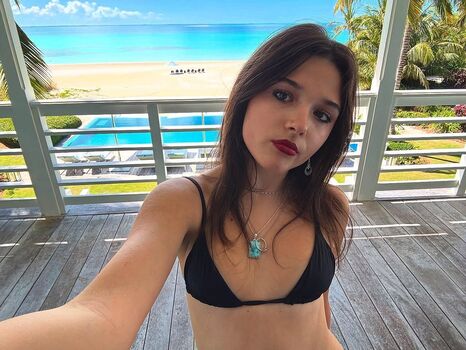 Isabella Damon