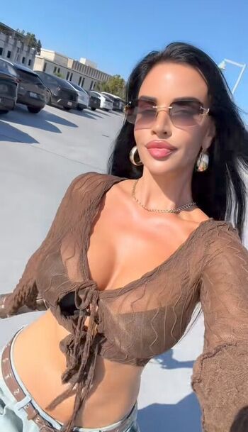 Ivana Knoll