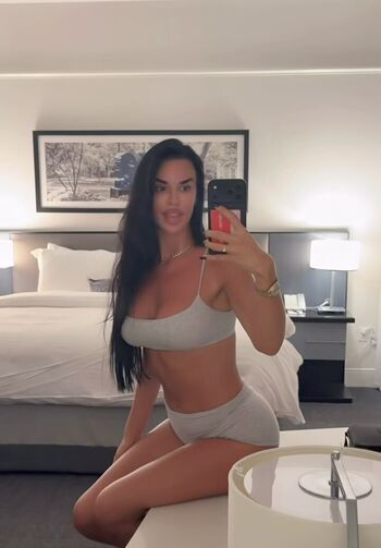 Ivana Knoll