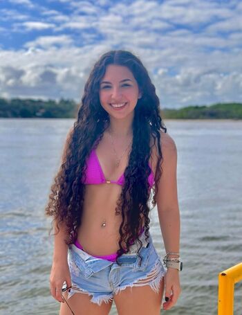 julia.douradoo