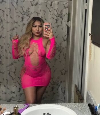 Full leaked Karenmamasita private onlyfans photo