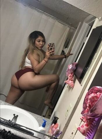 Full leaked Karenmamasita private onlyfans photo