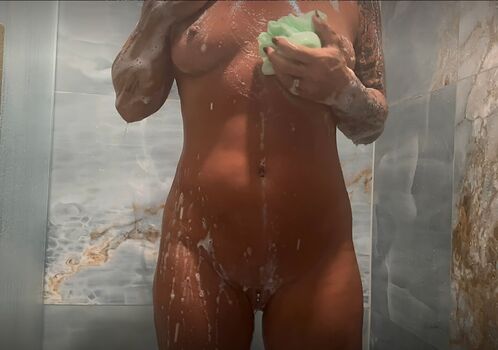 Full leaked Katiesworld private onlyfans photo