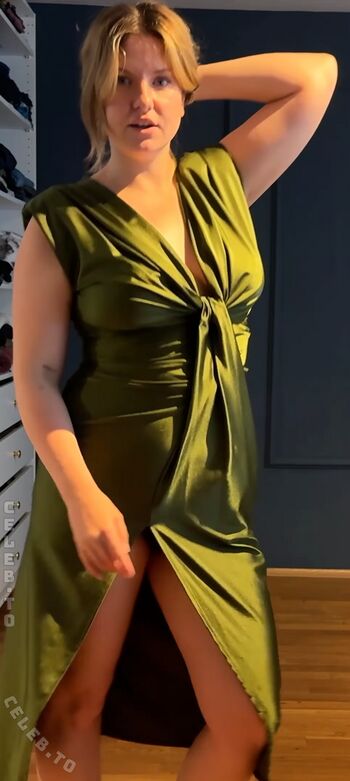 Full leaked Kellymissesvlog private onlyfans photo