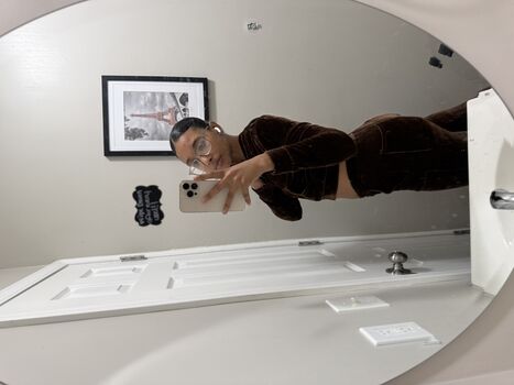 Full leaked Kellywelly private onlyfans photo