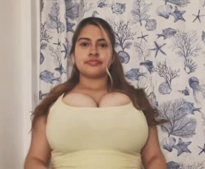 Full leaked Kerenmorales private onlyfans photo