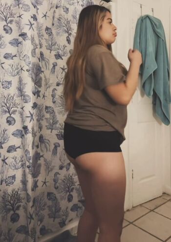 Full leaked Kerenmorales private onlyfans photo