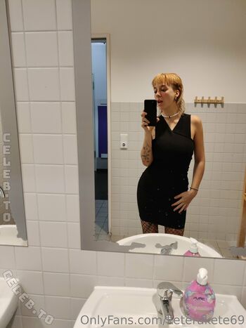 Full leaked Keterakete  page private onlyfans photo
