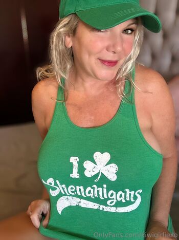 Full leaked Kiwigirliexo page private onlyfans photo