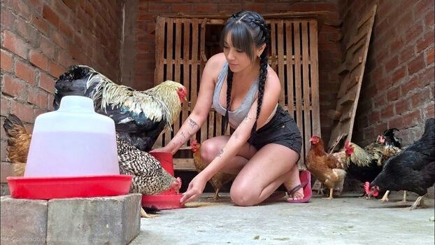 Full leaked La criadora de gallinas private onlyfans photo