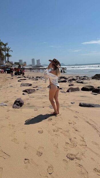 Full leaked Lachicaregia private onlyfans photo