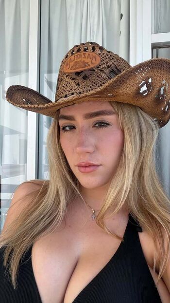 Full leaked Lachicaregia private onlyfans photo