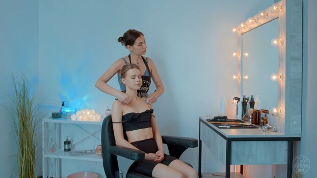 Lady Barbers Asmr