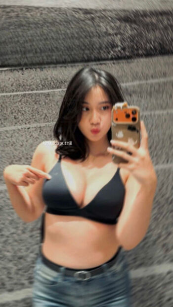 Laras Kinanda Putri