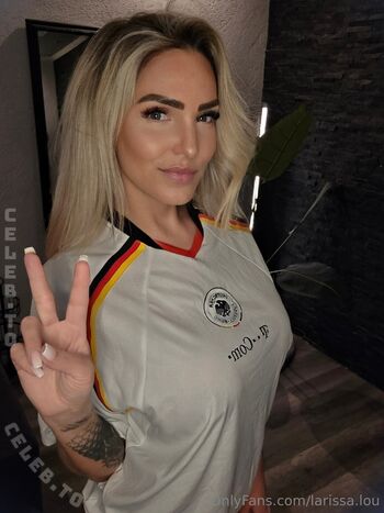 Larissa Lou