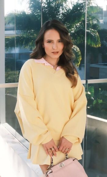 Full leaked Larissa manoela page private onlyfans photo