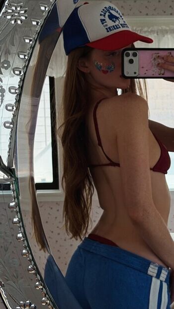 Full leaked Larsen thompson page private onlyfans photo